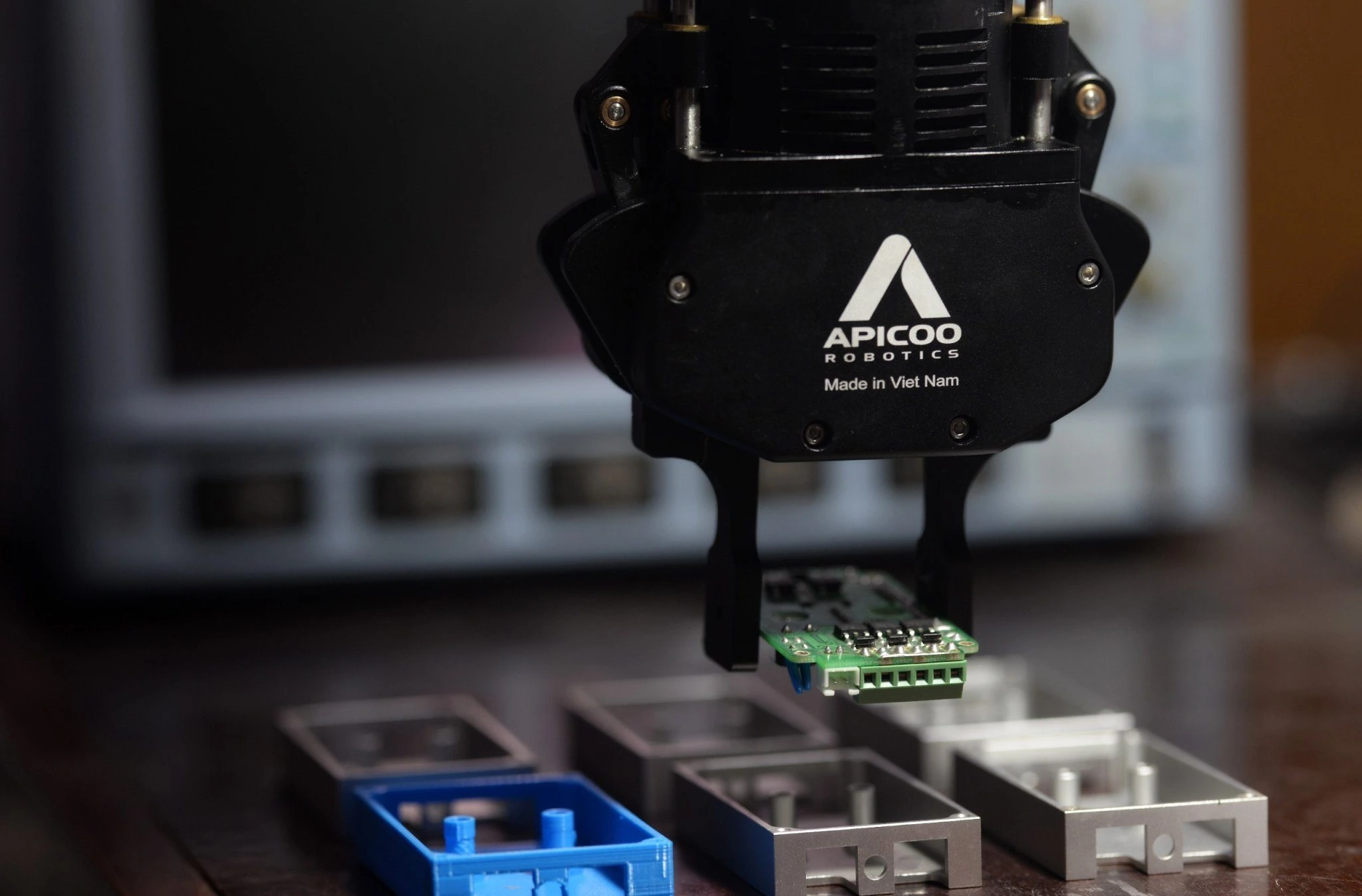 SusGrip - Gripper for high-mix CNC machine tending